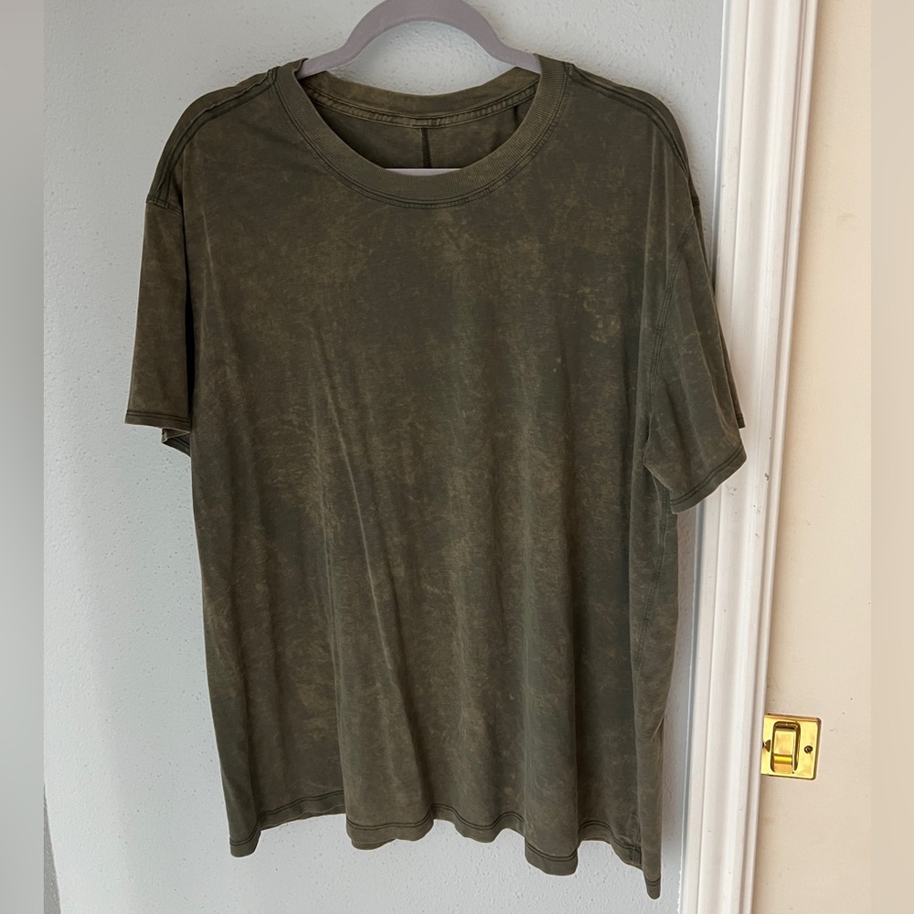Women’s Lululemon Short Sleeve Tee